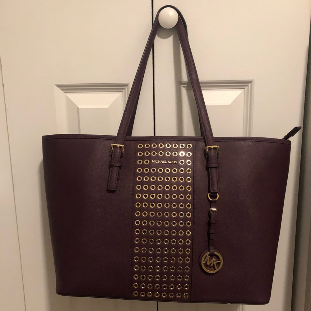 Micheal Kors Jet Set Grommeted Saffiano Leather